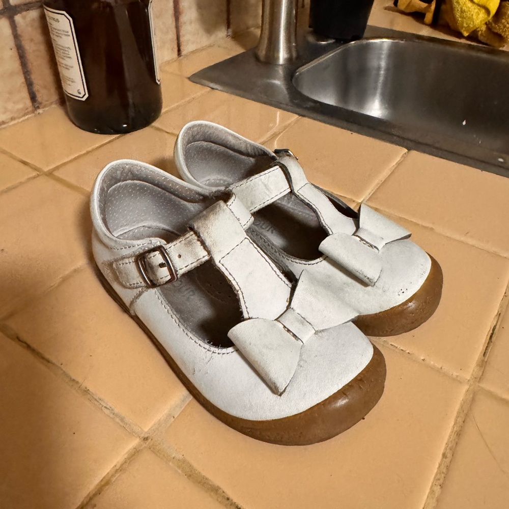 L'Amour White Kids Dress Shoes with Bow